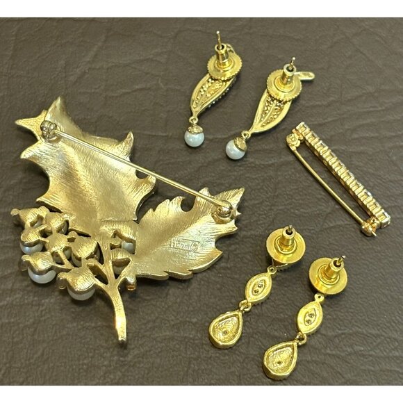 Vintage Jewelry Lot Trifari Rhinestone Faux Pearl Brooch Pin Crystal Earrings - Picture 6 of 12